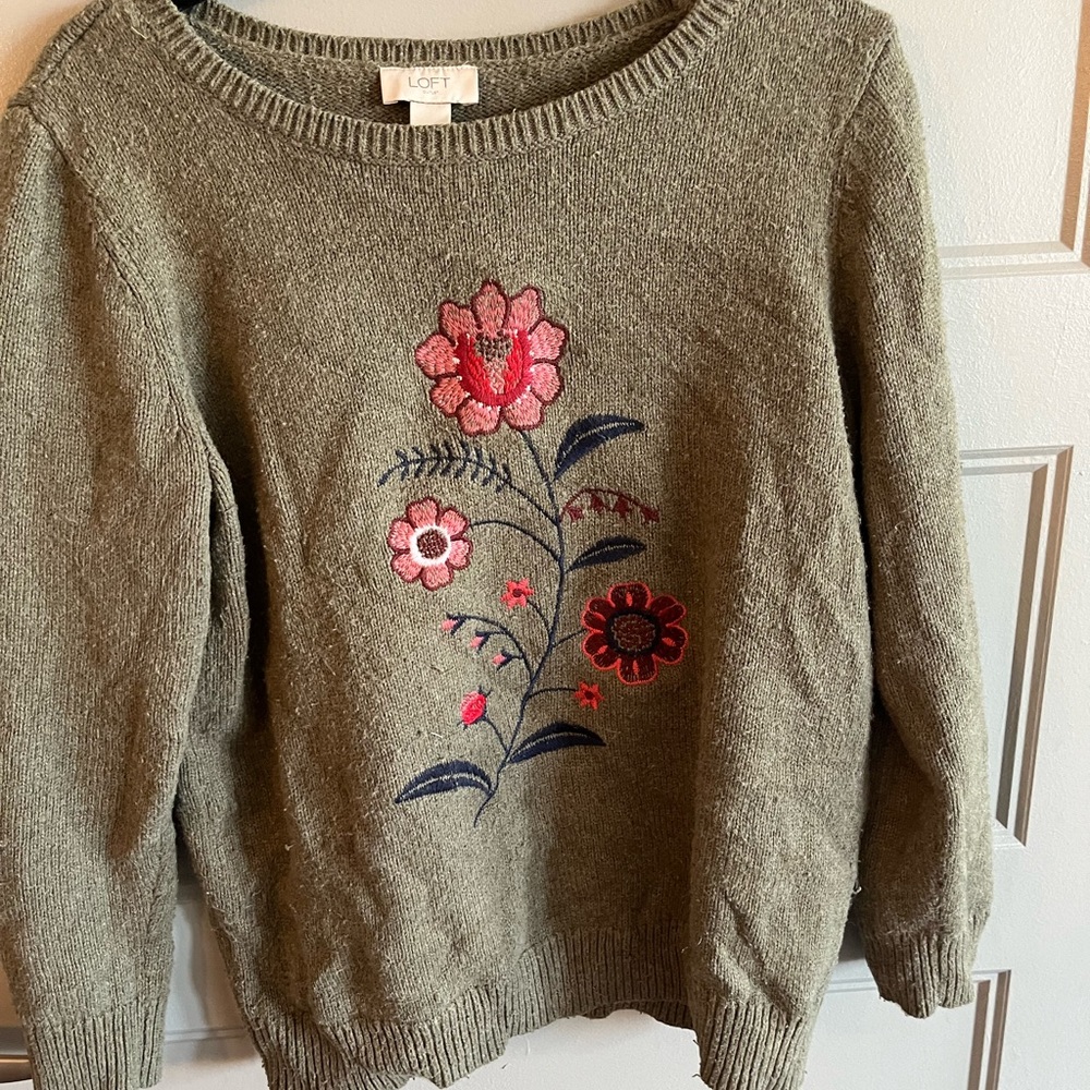 LOFT Sweater Olive Green Size L